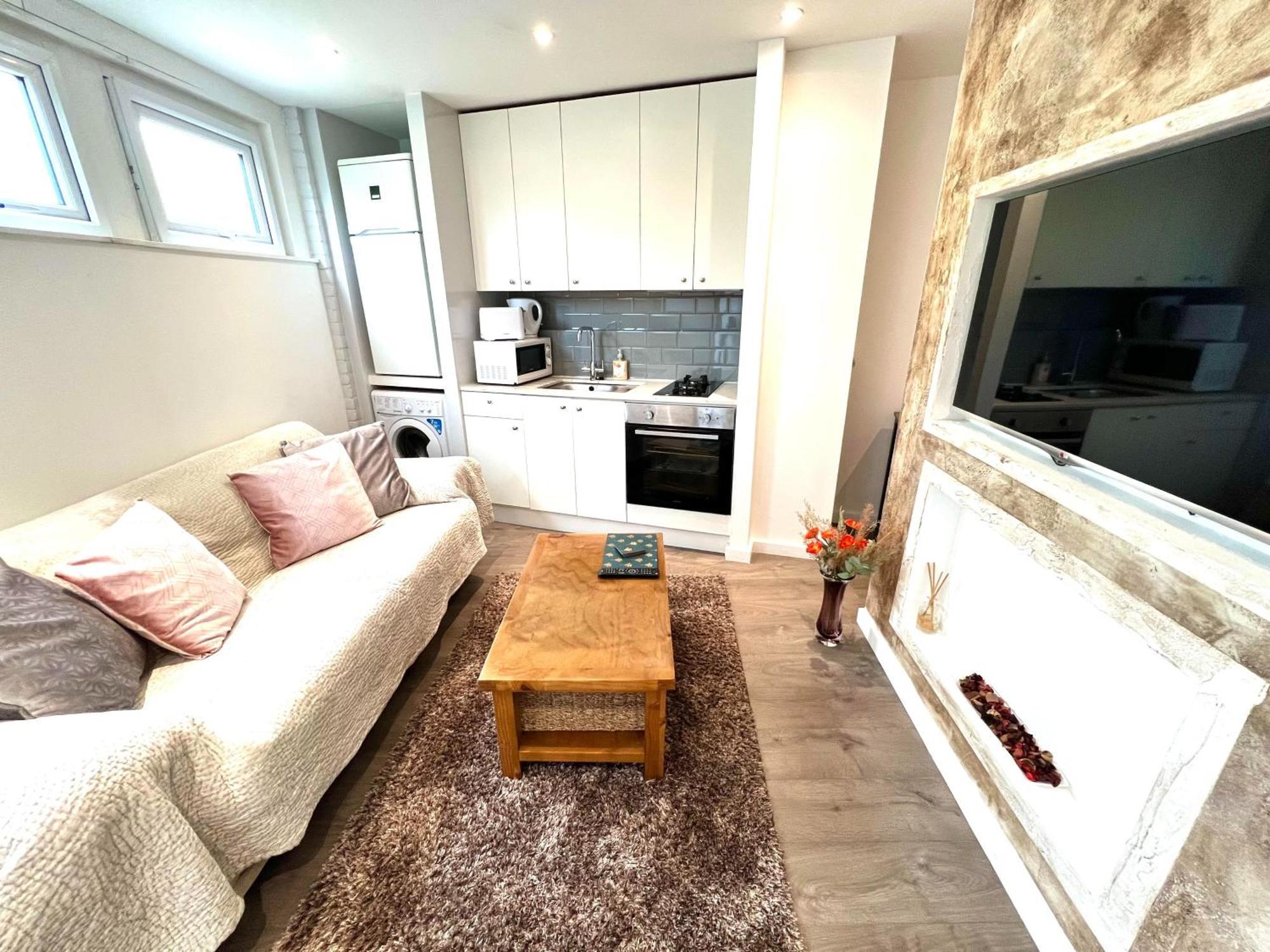 Modern Studio Apartment With Free Wifi London Bagian luar foto