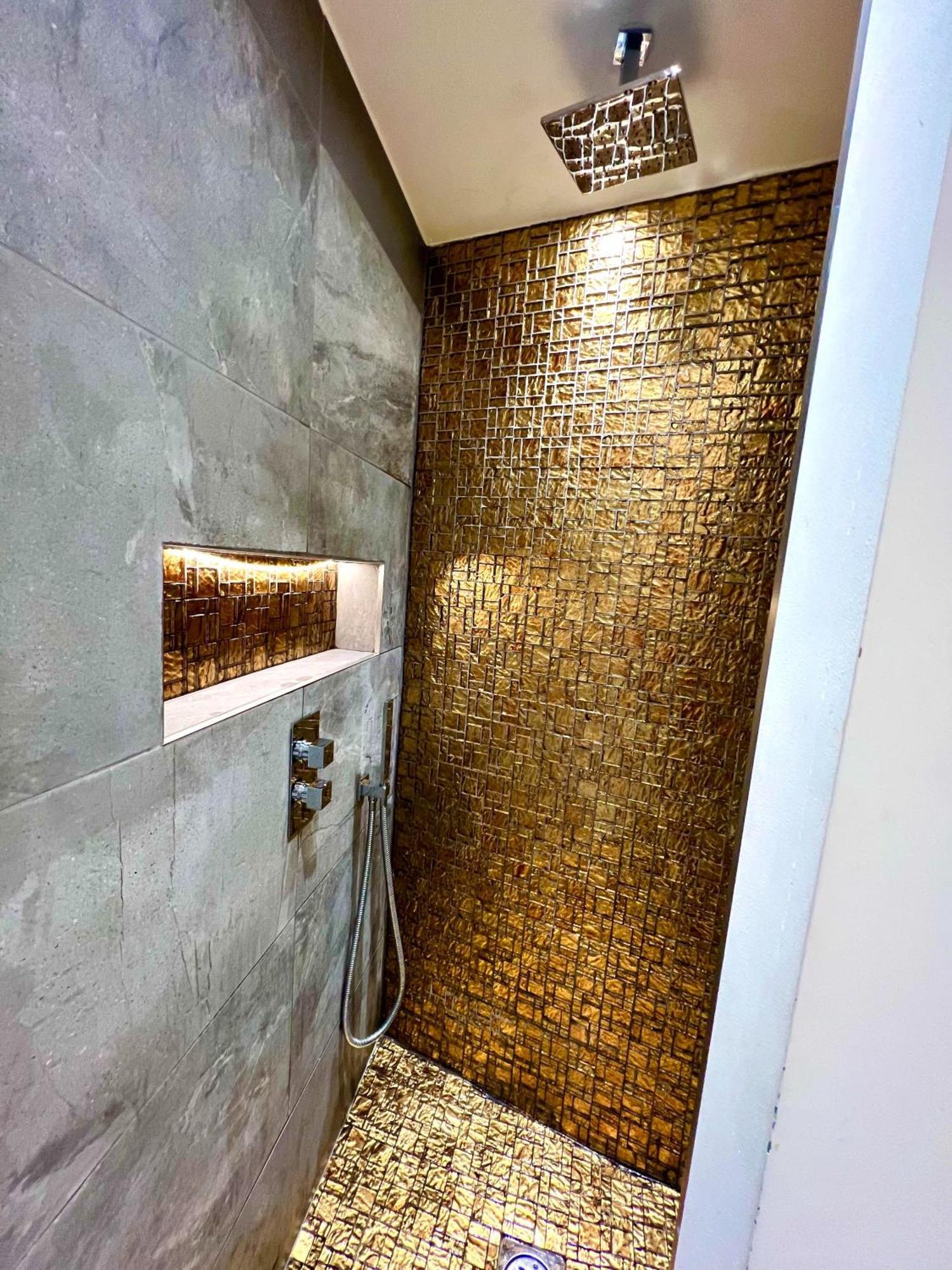 Modern Studio Apartment With Free Wifi London Bagian luar foto